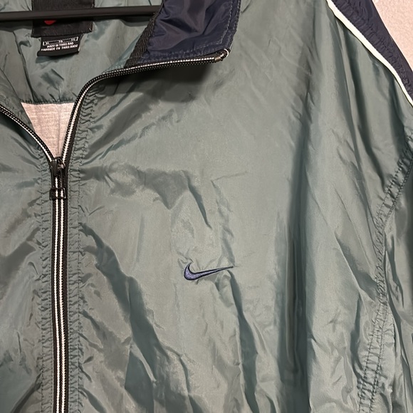 Vintage Nike windbreaker jacket - Picture 3 of 4